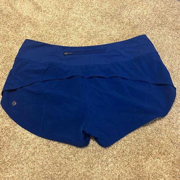 Lululemon speed up low rise 2.5 inch shorts. Size 8. Color no longer sold. - Picture 2 of 3